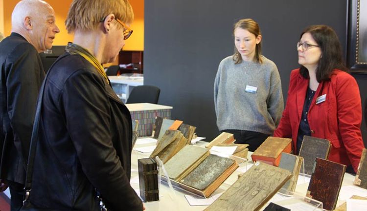 Besichtigung der Bücher in der Landesbibliothek Schwerin