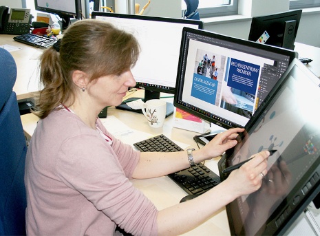 Grafikdesignerin von PLANET IC - Annekathrin Schatton Grafikdesignerin von PLANET IC - Annekathrin Schatton