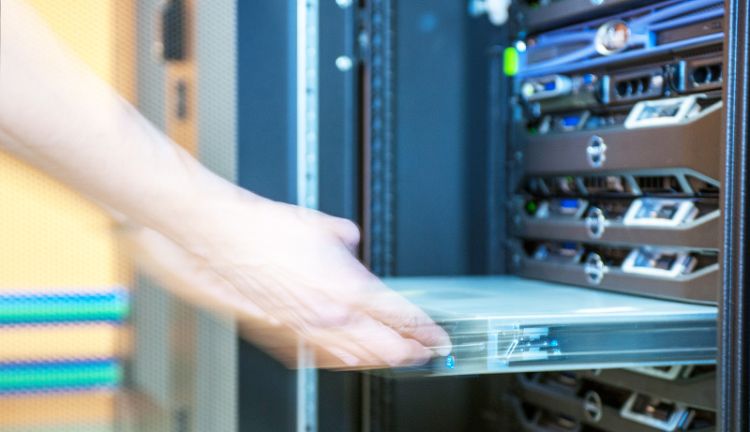 PLANET IC GmbH - ISO 27001 zertifiziertes Rechenzentrum - Serverinstallation PLANET IC GmbH - ISO 27001 zertifiziertes Rechenzentrum - Serverinstallation