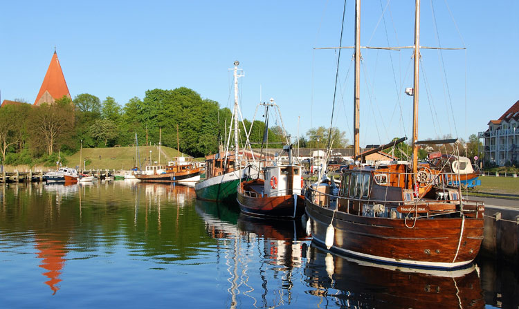 Blick auf Hafen in Poel