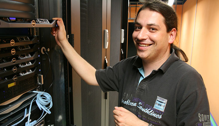 Stefan Taute im PLANET IC Rechenzentrum porträt im rechenzentrum